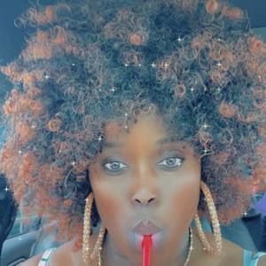 Meet your Posher, Crystal